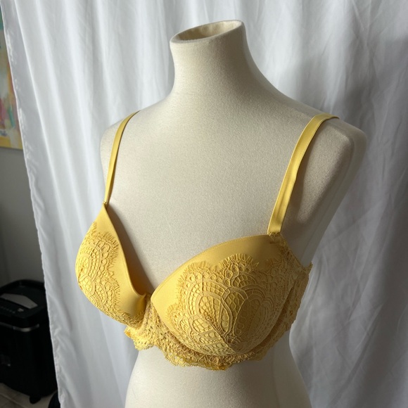 Victoria Secret Lined Yellow Demi Bra - 36 DD - Excellent Condition - Picture 2 of 7
